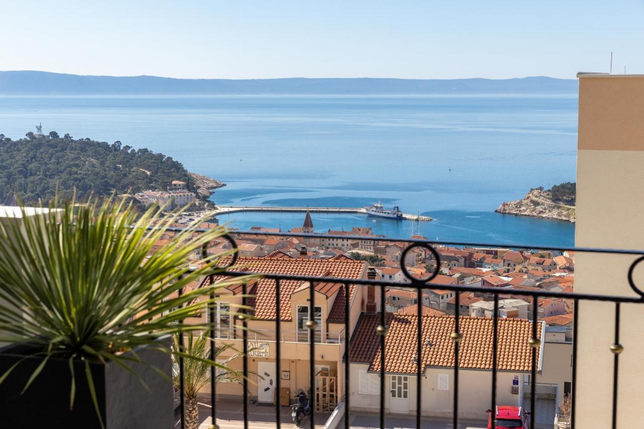 Villa Smaragd - Lapis - Luxury Apartment With Shared Pool Makarska Bagian luar foto