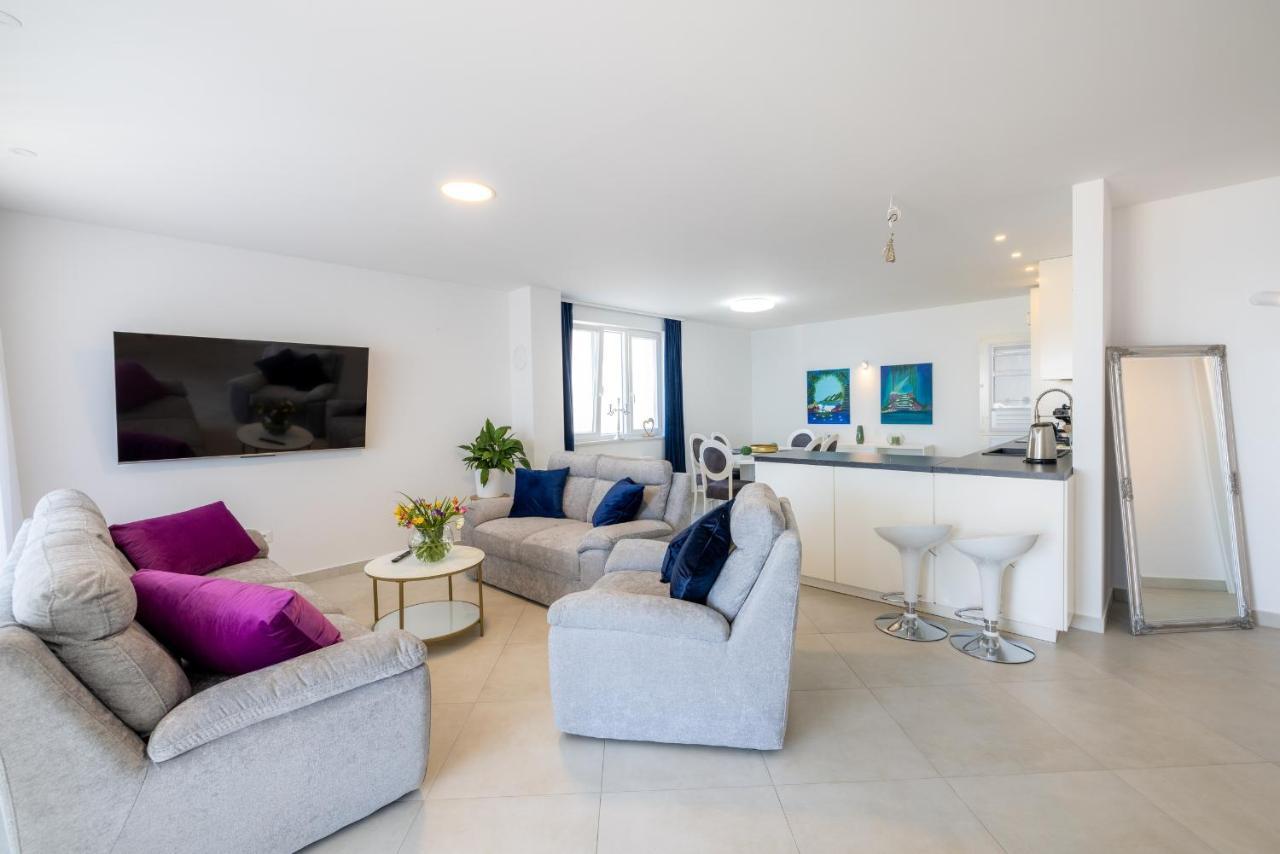 Villa Smaragd - Lapis - Luxury Apartment With Shared Pool Makarska Bagian luar foto