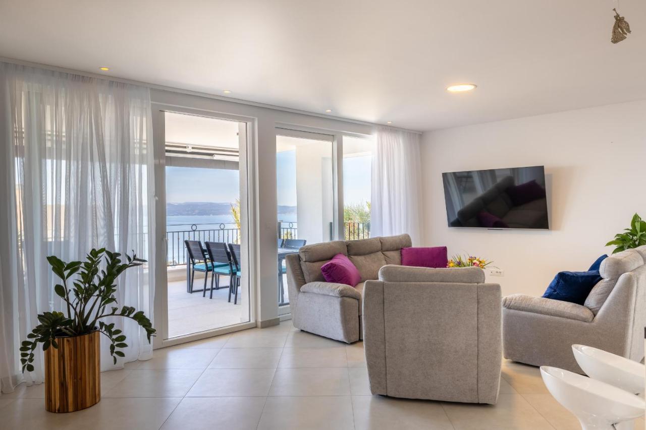 Villa Smaragd - Lapis - Luxury Apartment With Shared Pool Makarska Bagian luar foto